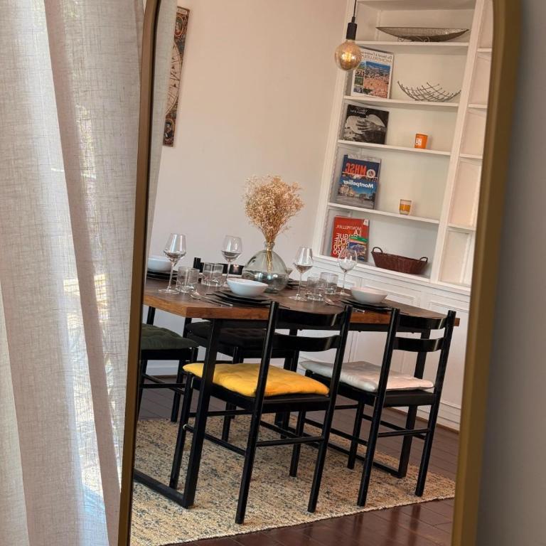 Le Peyrou - Elegant One-Bedroom Apartment for up to 4 Guests - Free Parking - Air Conditioning - Prime City Center Location - Apartment - 6