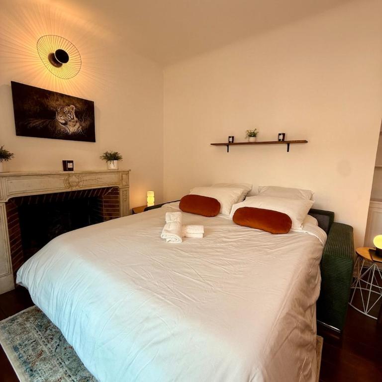 Le Peyrou - Elegant One-Bedroom Apartment for up to 4 Guests - Free Parking - Air Conditioning - Prime City Center Location - Apartment - 5