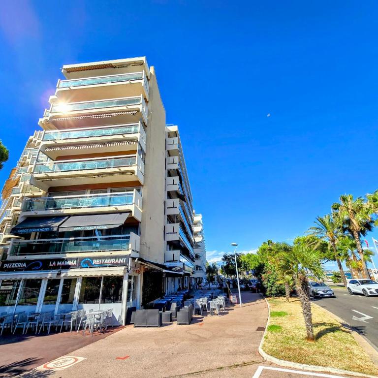 Beachfront - Panoramic View - Balkony - AC - Studio avec Lit King-Size - 14