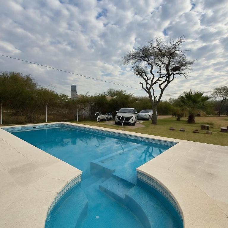 Gran casa con piscina en Gualeguaychú - Casa de 3 dormitorios - 4