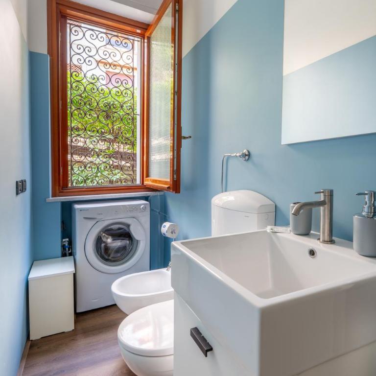Family Flat con Giardino, 2 bagni, 6 ospiti - Appartamento con 2 Camere da Letto, Balcone e Terrazza - 6