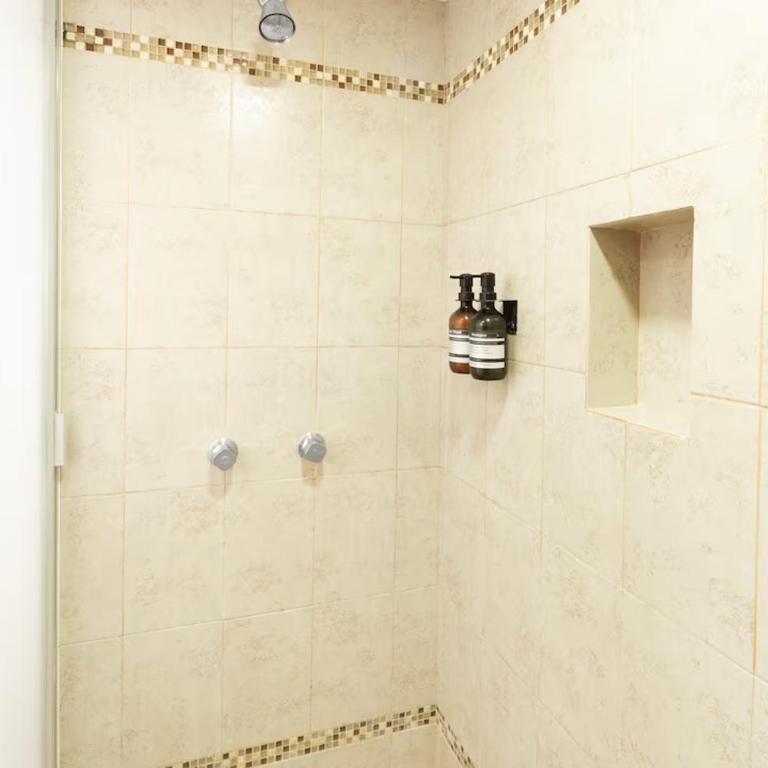 Beach suite with lagoon view in Cancun - One-Bedroom Apartment - 7