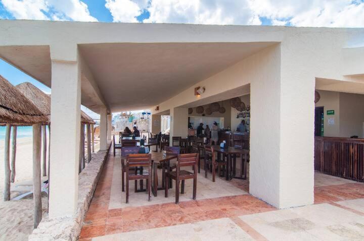 Beach suite with lagoon view in Cancun - One-Bedroom Apartment - 10