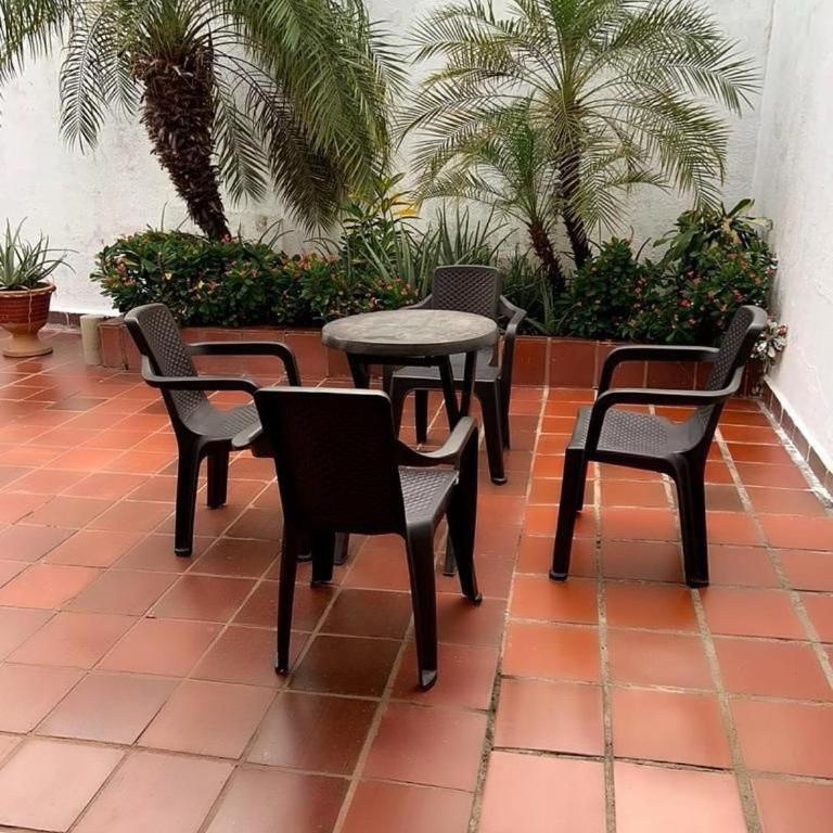 Hermosa casa en el barrio San Carlos - Three-Bedroom House - 8