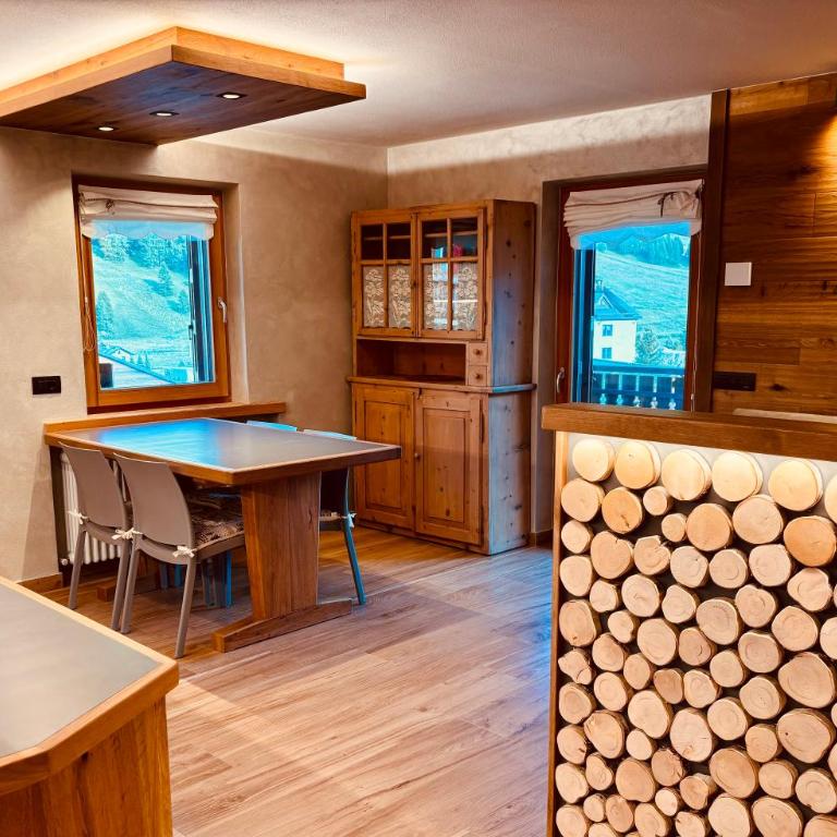 Chalet Nicolin - Apartment with View and Balcony - 1
