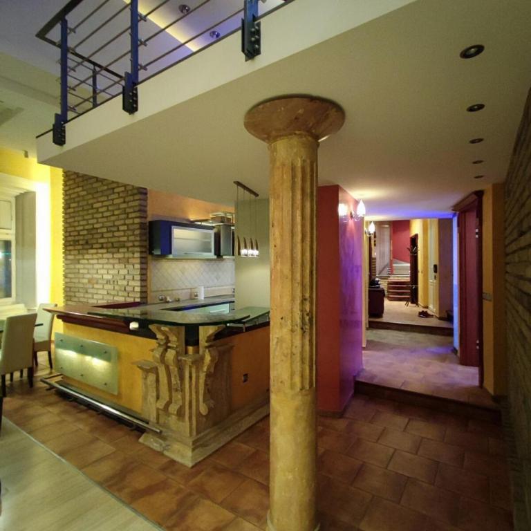 Noir Royale - Modern, Luxury, 3-level apartment - Two-Bedroom Deluxe Apartment - 5