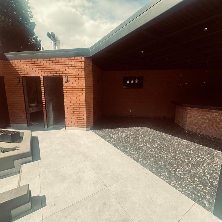 Luxury one bedroom apartment, high amenities - Two-Bedroom Apartment - 9