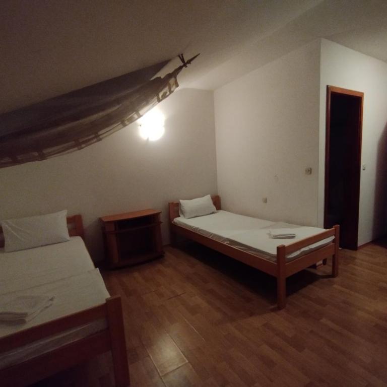 Motel Bella Italia - Dvokrevetna Soba sa Zasebnim Krevetima - 4