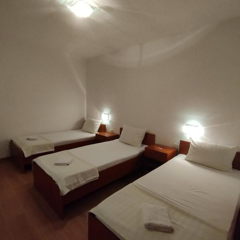 Motel Bella Italia - Standardna Trokrevetna Soba - 2
