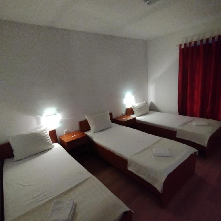 Motel Bella Italia - Standardna Trokrevetna Soba - 3