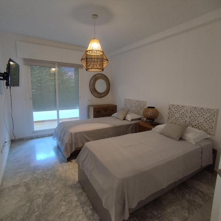 AlquilaEasy Costa Quebrada - Three-Bedroom Apartment - 4