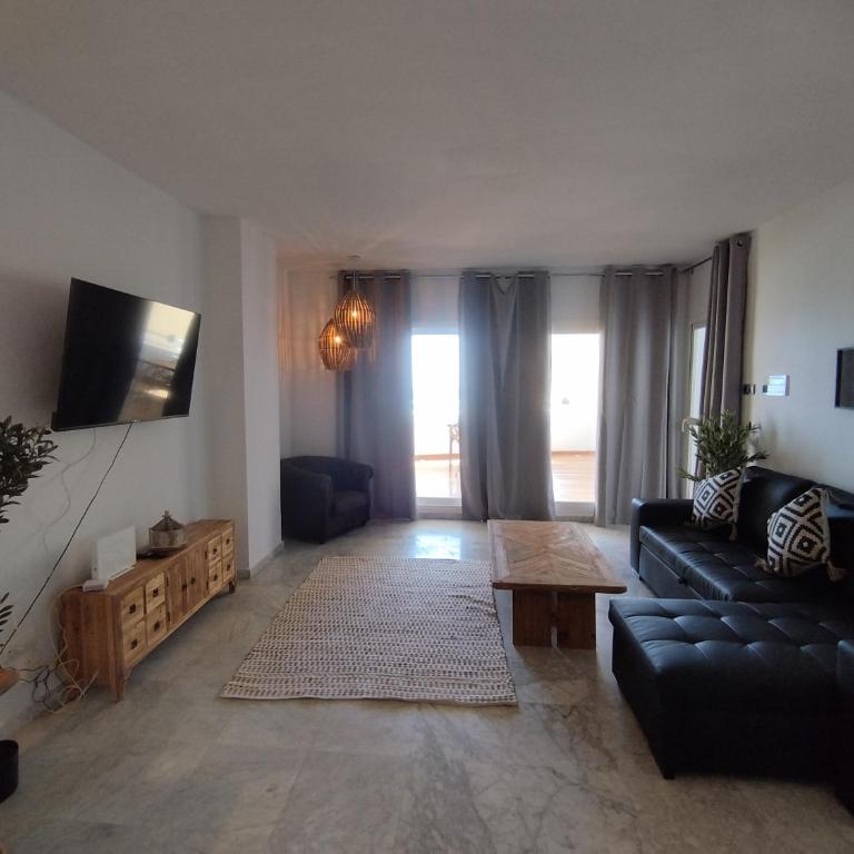 AlquilaEasy Costa Quebrada - Three-Bedroom Apartment - 12