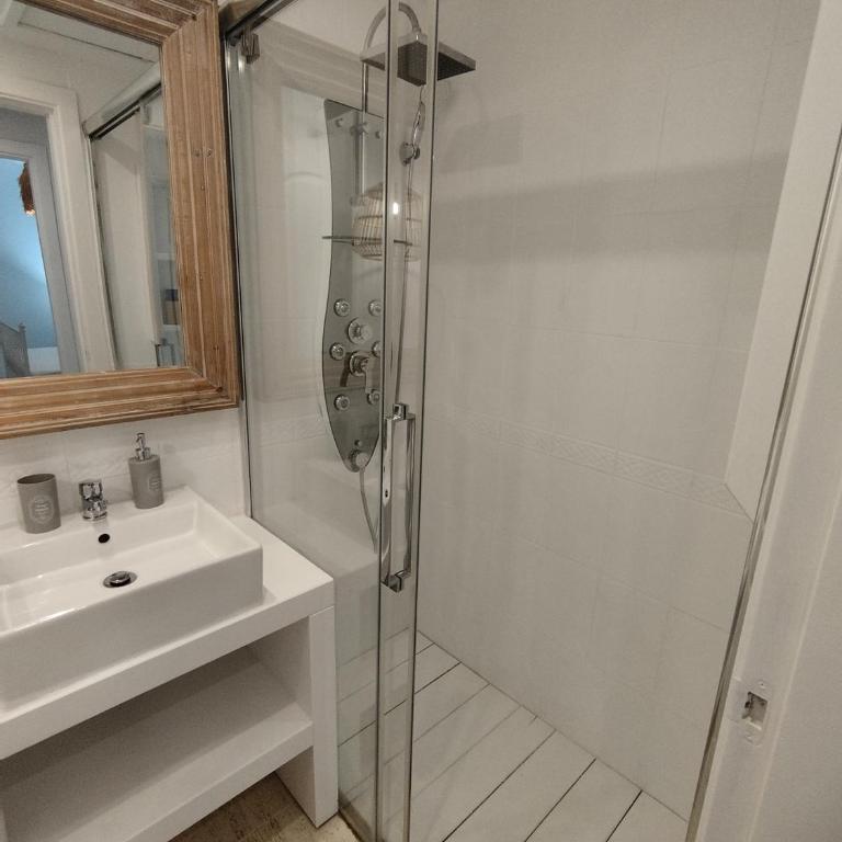 AlquilaEasy Costa Quebrada - Three-Bedroom Apartment - 16