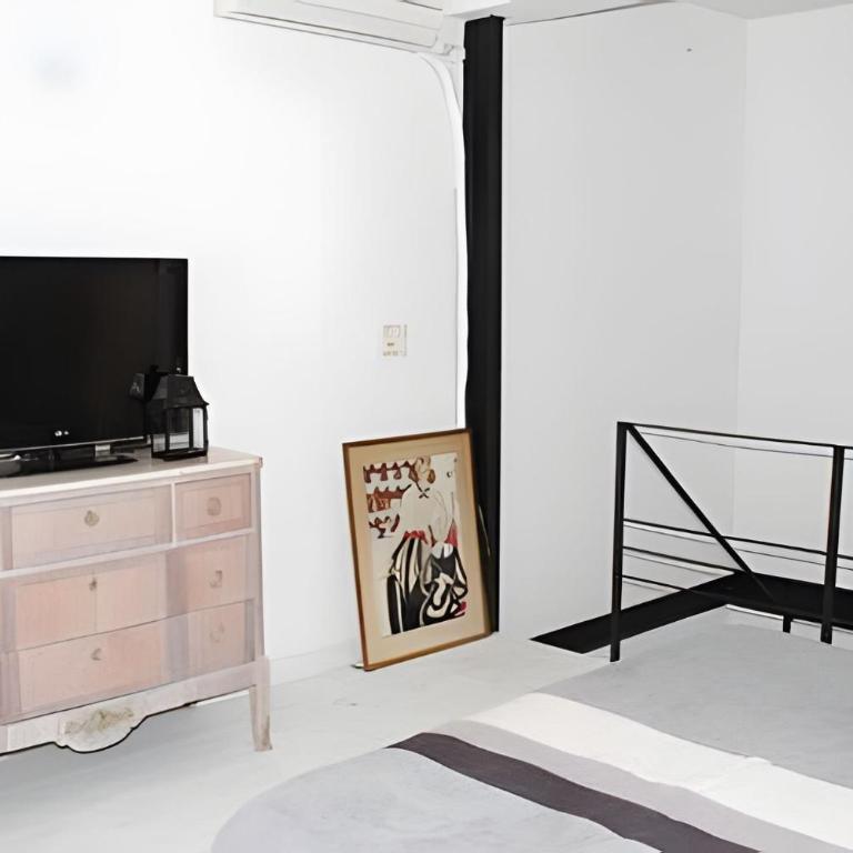 Hermoso Dúplex en San Cristóbal, Buenos Aires - Cama en dormitorio masculino compartido - 4