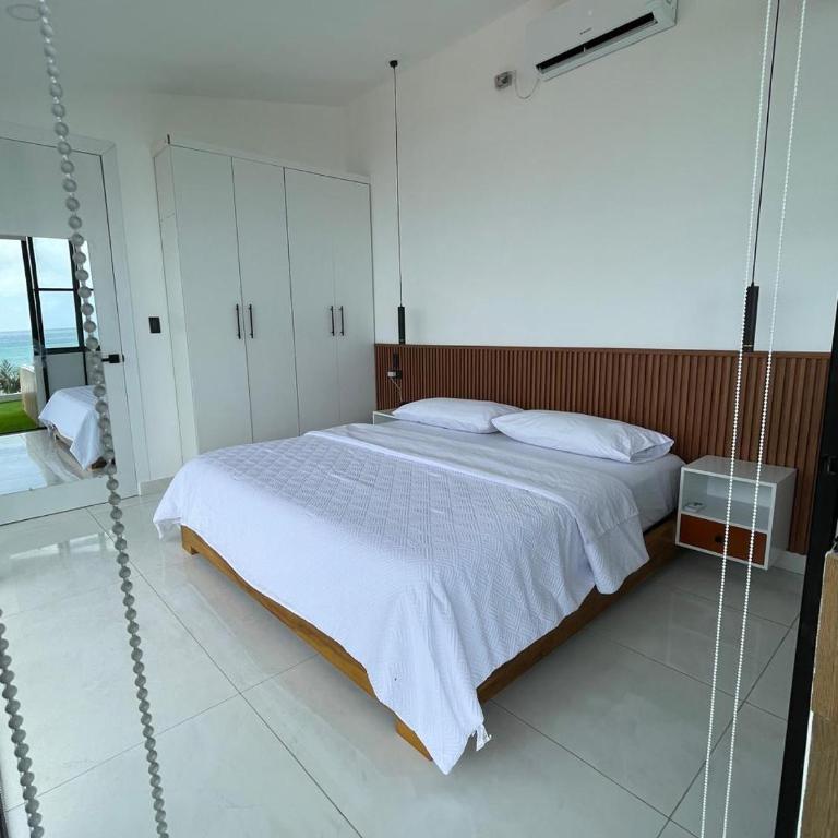 GLAMSUITE FRENTE AL MAR con HIDRO - Deluxe Suite with Spa Bath - 23