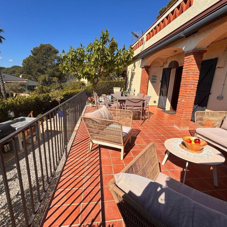 Casa en esquina con piscina privada en L'Estartit - ES-323-63 - Vacation Home - 13