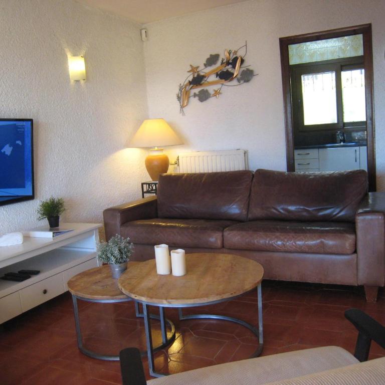 Casa en esquina con piscina privada en L'Estartit - ES-323-63 - Vacation Home - 28