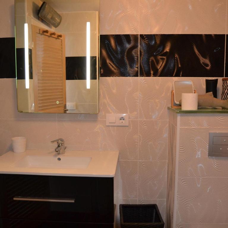 Apartamento Moderno con Terraza y Parking en L'Estartit Centro - ES-323-68 - Apartment - 31