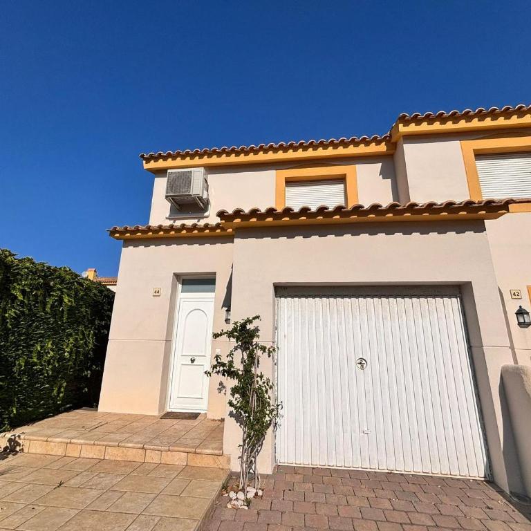 ¡Casa encantadora con piscina y cerca de la playa en L'Estartit! - ES-323-55 - Vacation Home - 10