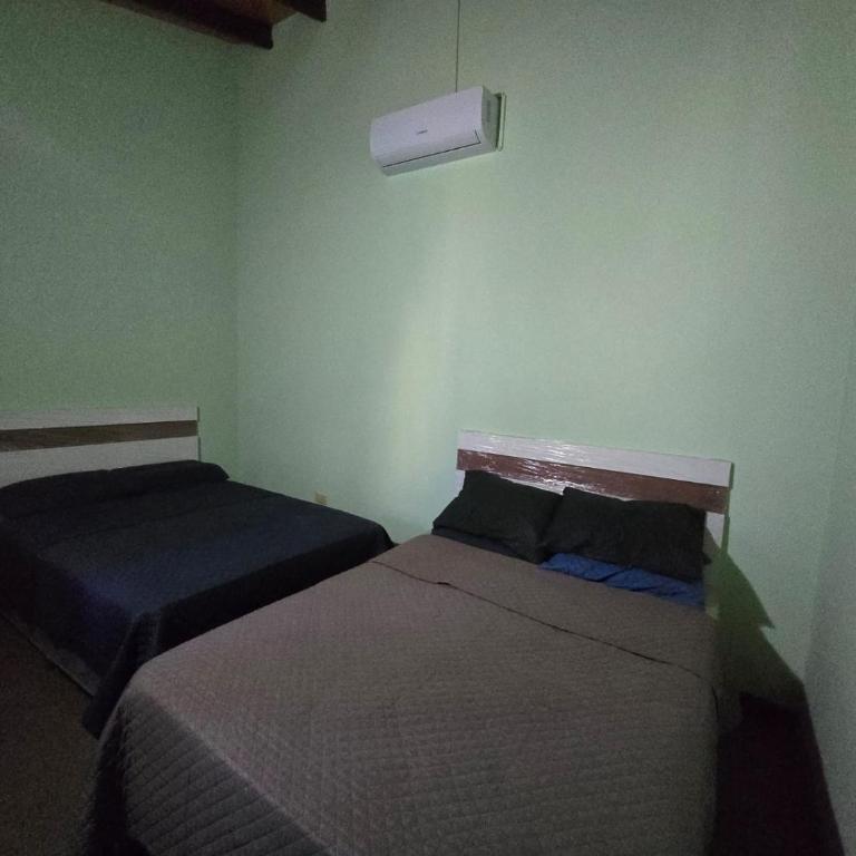Posada-Hotel El Remanso - Quadruple Room with Shared Bathroom - 1