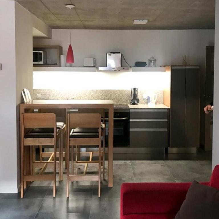 Depto con parrilla y pileta - Apartamento de 2 dormitorios - 4