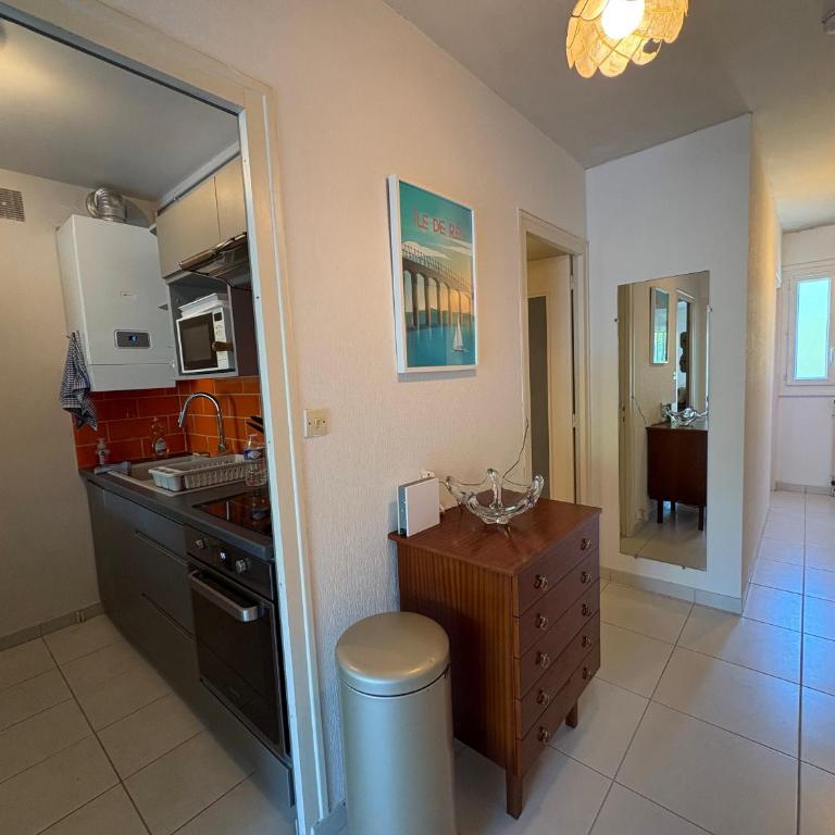 Bel appartement à St Jean de Monts avec balcon et parking, proche plage et commerces - FR-1-323-585 - Apartment - 5
