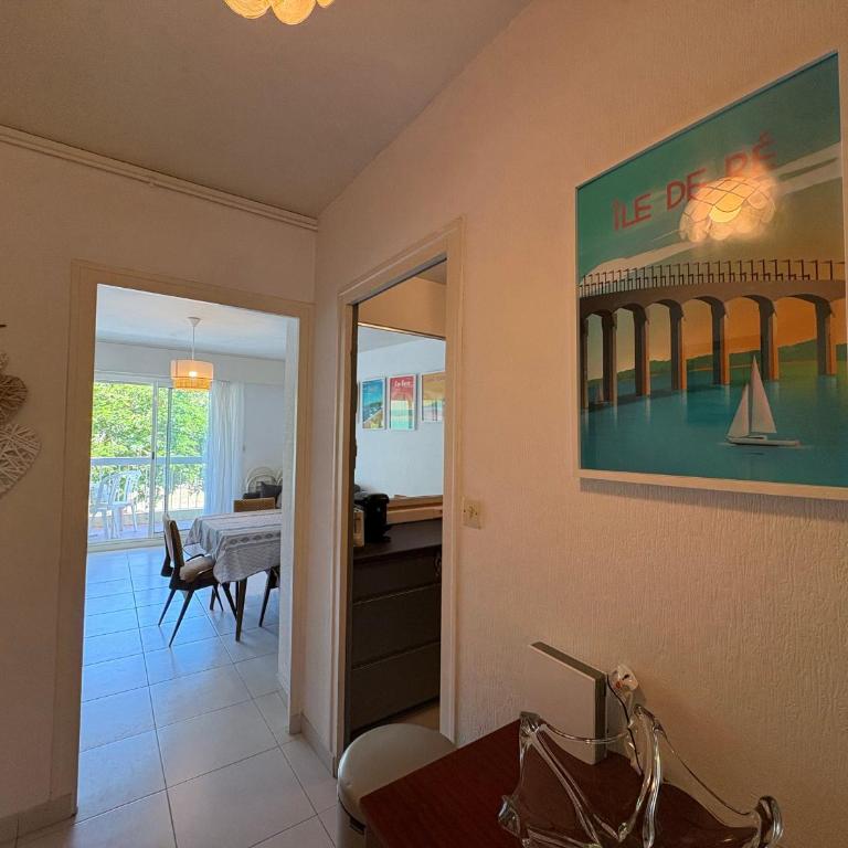 Bel appartement à St Jean de Monts avec balcon et parking, proche plage et commerces - FR-1-323-585 - Apartment - 7