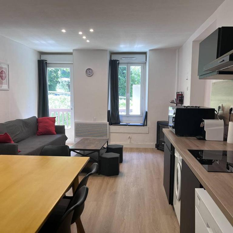 Rénové, balcon, centre Cauterets - FR-1-812-140 - Appartement - 1