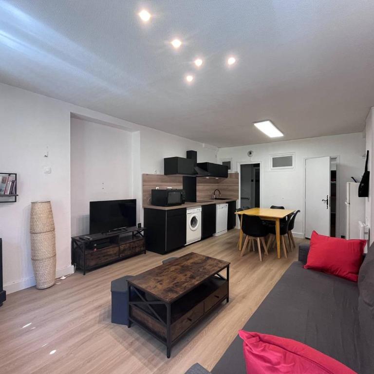 Rénové, balcon, centre Cauterets - FR-1-812-140 - Appartement - 2