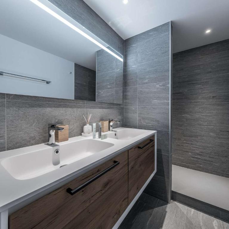 Appartement moderne Courchevel 1550, 4 personnes, parking, wifi - FR-1-631-234 - Apartment - 4