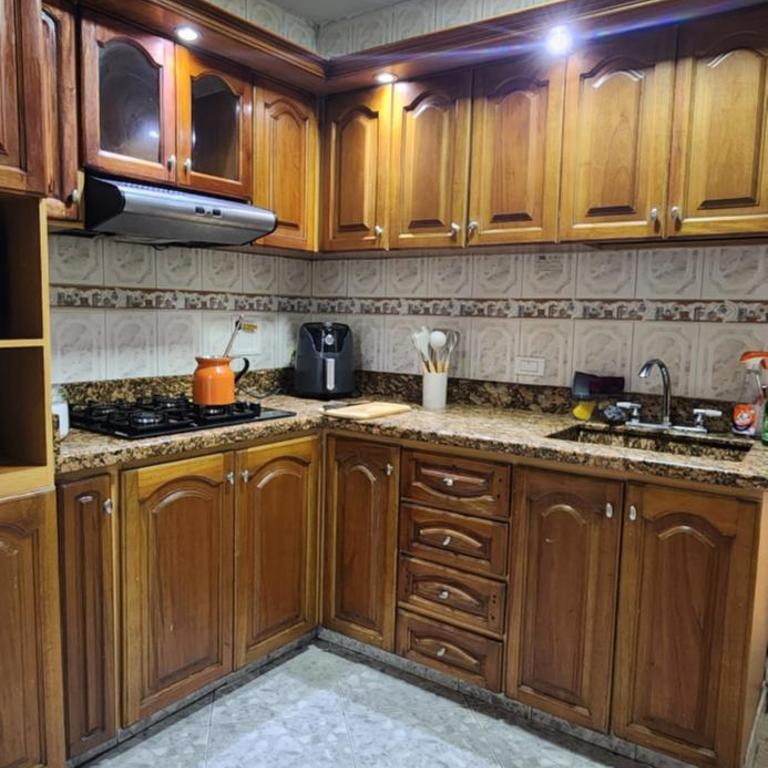 EmiliasHome Alojamiento amplio en Laureles - Apartment - 35
