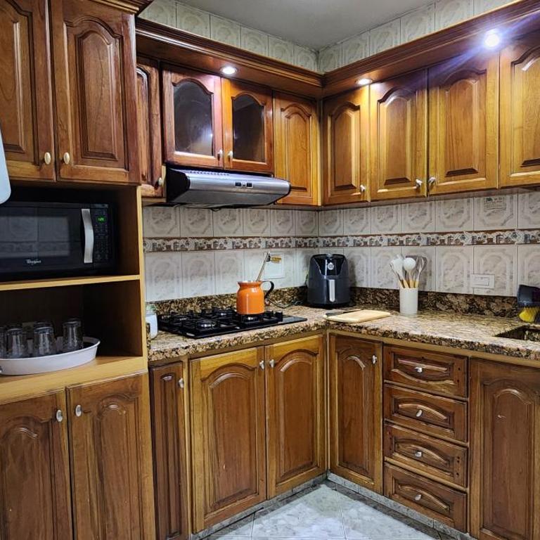 EmiliasHome Alojamiento amplio en Laureles - Apartment - 36