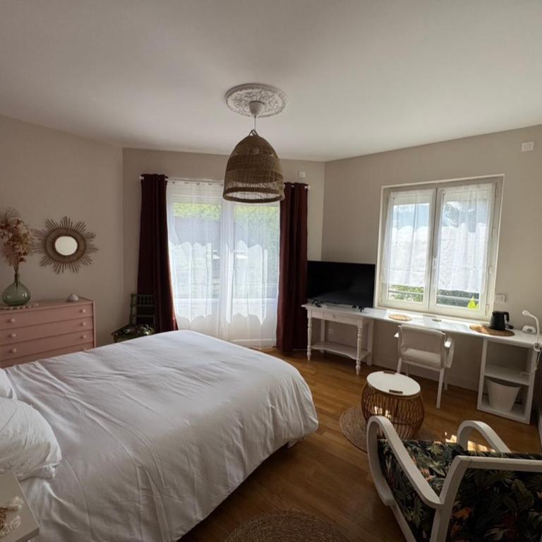 Le Clos Les Brunes - Maison 4 Chambres - 17