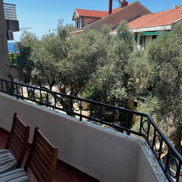 Yulia Apartments - One-Bedroom Apartment - 2