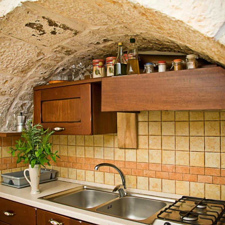 Trulli Il Castagno - Casa Trullo con 2 Camere da Letto e Vista Giardino - 11