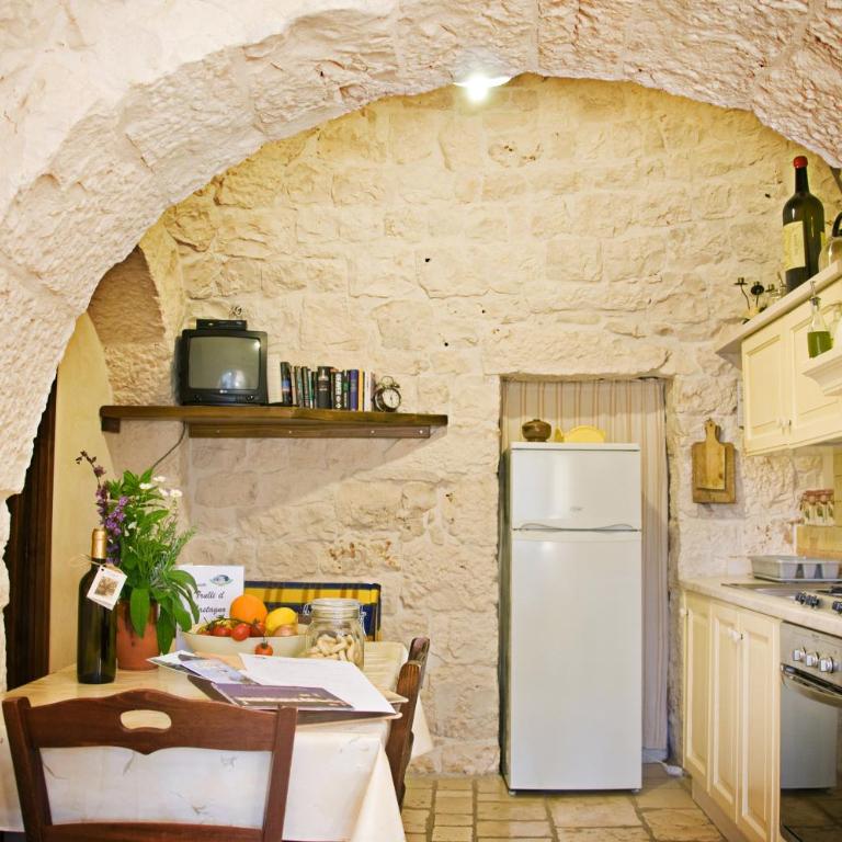 Trulli Il Castagno - Casa Trullo con 1 Camera da Letto e Vista Piscina - 7