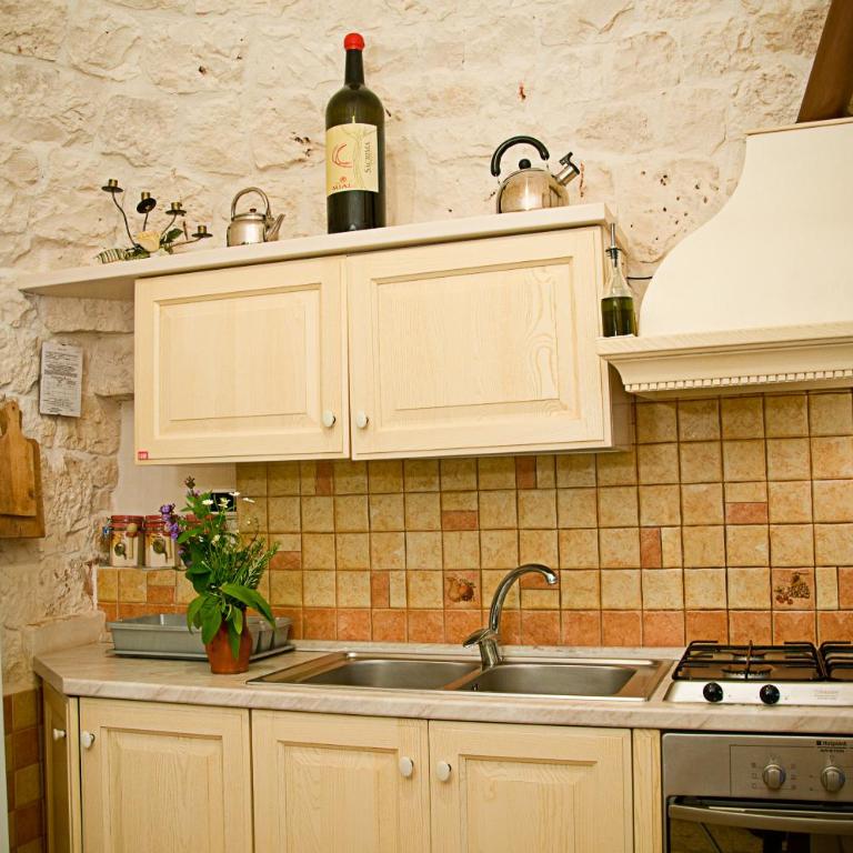 Trulli Il Castagno - Casa Trullo con 1 Camera da Letto e Vista Piscina - 10