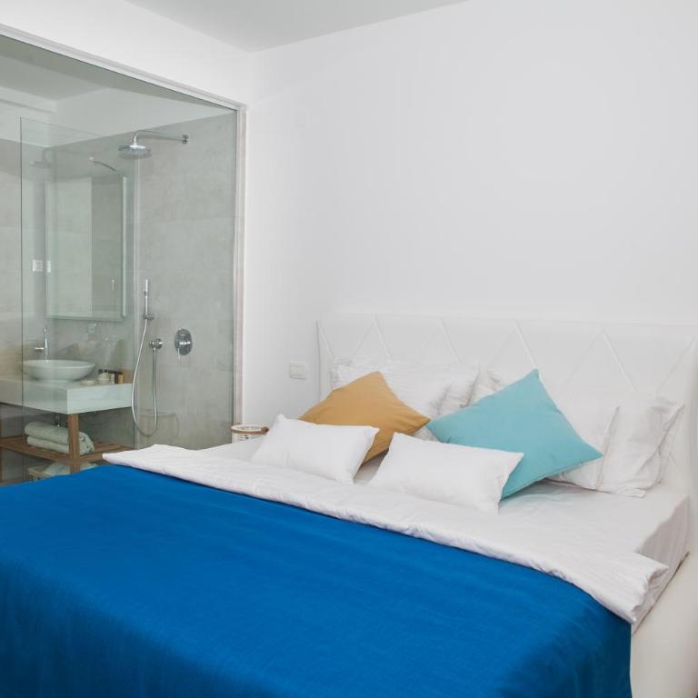 Boutique Hotel and Spa Blanc & Bleu - Blanche - Double Room with Balcony and Side Sea View - 7
