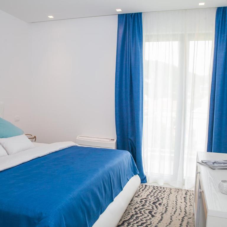 Boutique Hotel and Spa Blanc & Bleu - Blanche - Double Room with Balcony and Side Sea View - 5