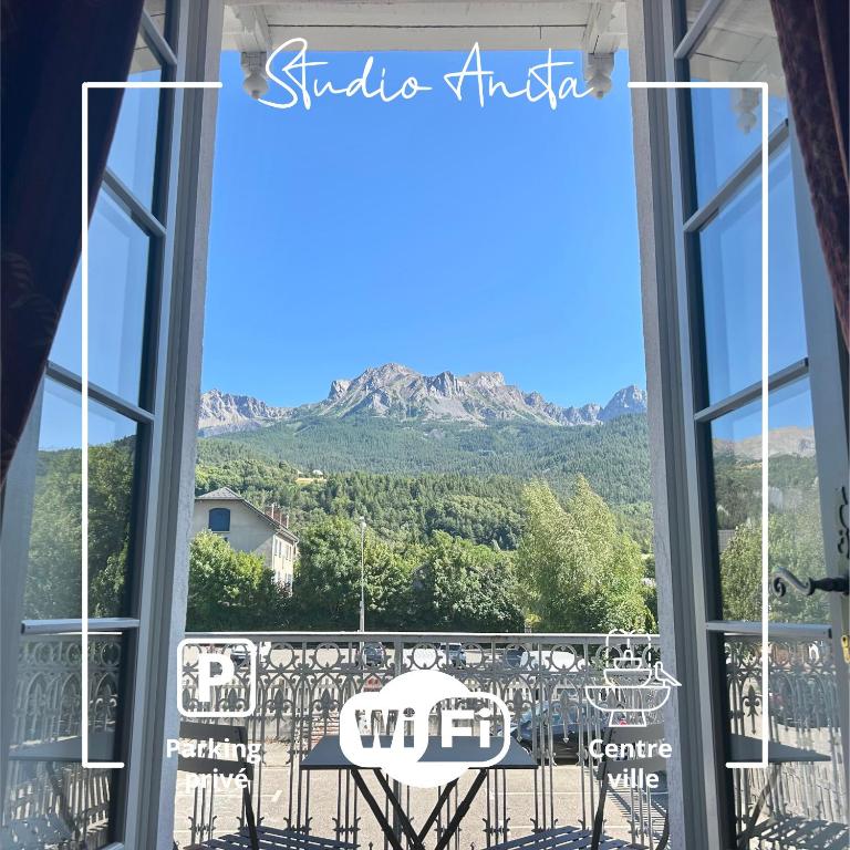 Studio Anita - Centre ville - Parking privé - Studio with Mountain View - 1