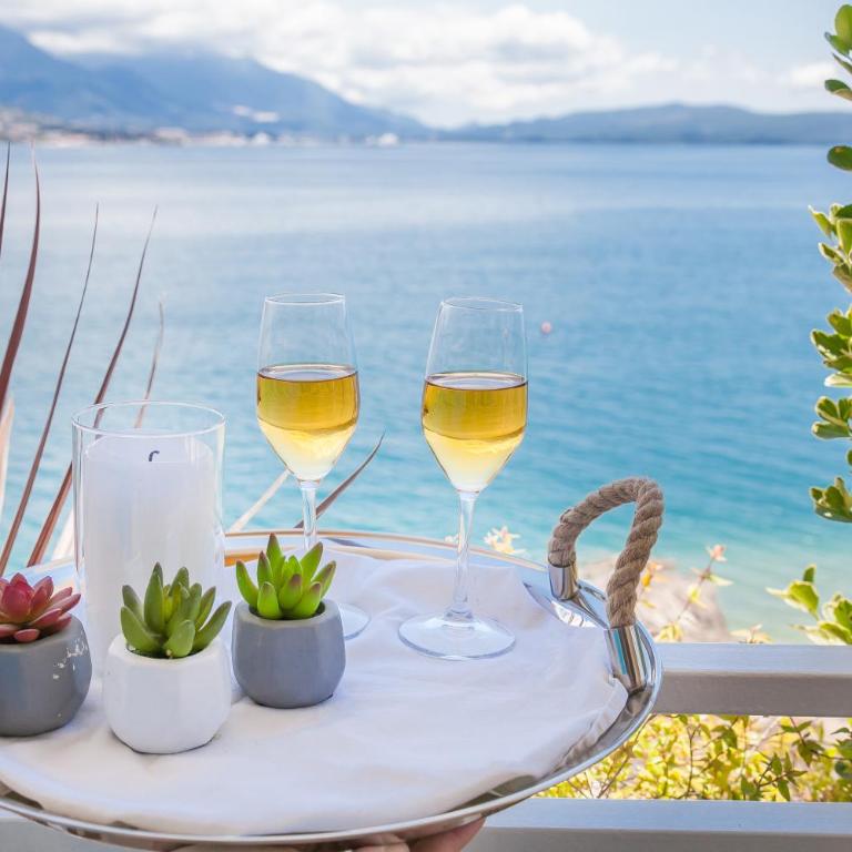 Boutique Hotel and Spa Blanc & Bleu - Blanche - Junior Suite with Terrace and Sea View - 11