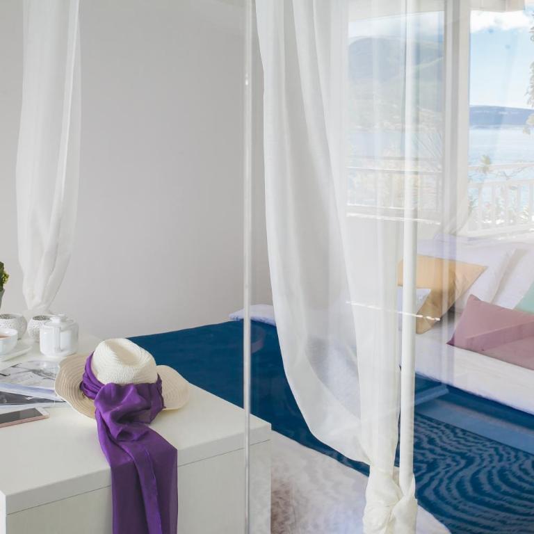 Boutique Hotel and Spa Blanc & Bleu - Blanche - Junior Suite with Terrace and Sea View - 14