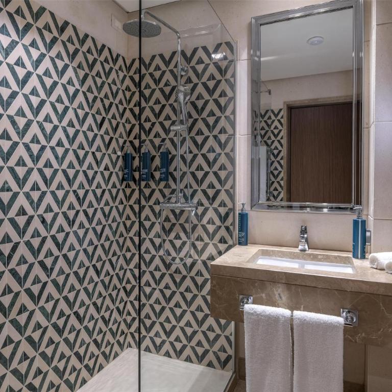 Hilton Turin Centre - Junior Suite - 3