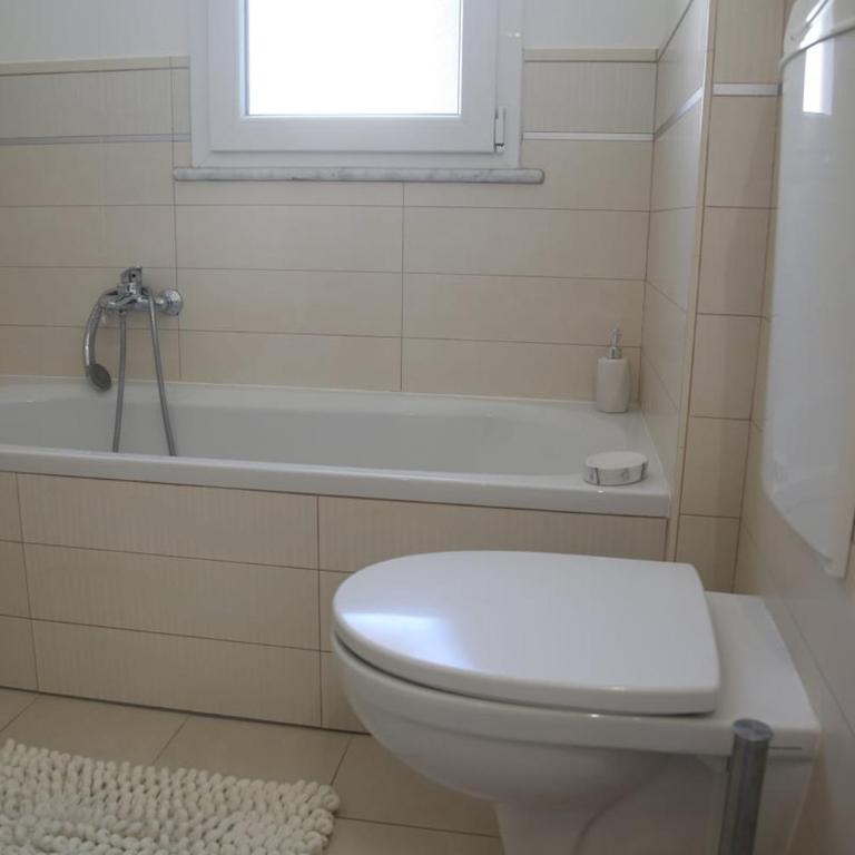 A Casa di Lilly - Appartamento con 2 Camere da Letto - 2