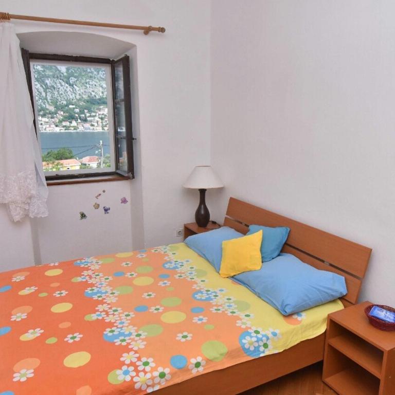 Garden Vista Stone House - Three-Bedroom House - 11