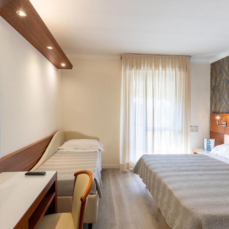 Hotel Poker - Triple Room with Balcony - 1