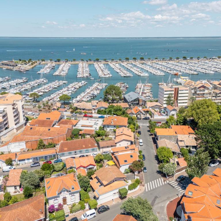 Villa Amamary - 300 m de la plage - Three-Bedroom House - 4
