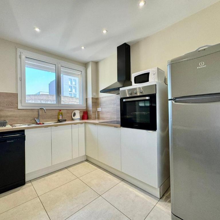 Le Sully Nest - Clim et parking - Appartement 3 Chambres avec Balcon - 3