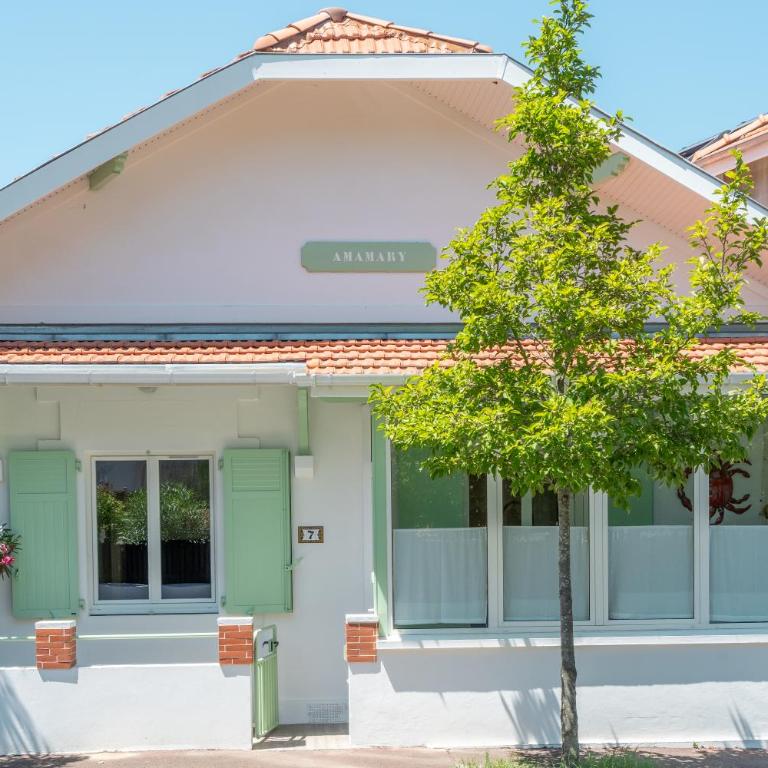 Villa Amamary - 300 m de la plage - Three-Bedroom House - 6