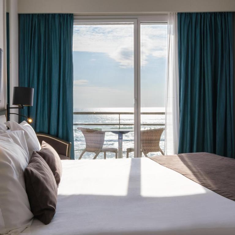 Hotel & Spa Les Roches Noires - Chambre Double - Vue sur Mer - 1